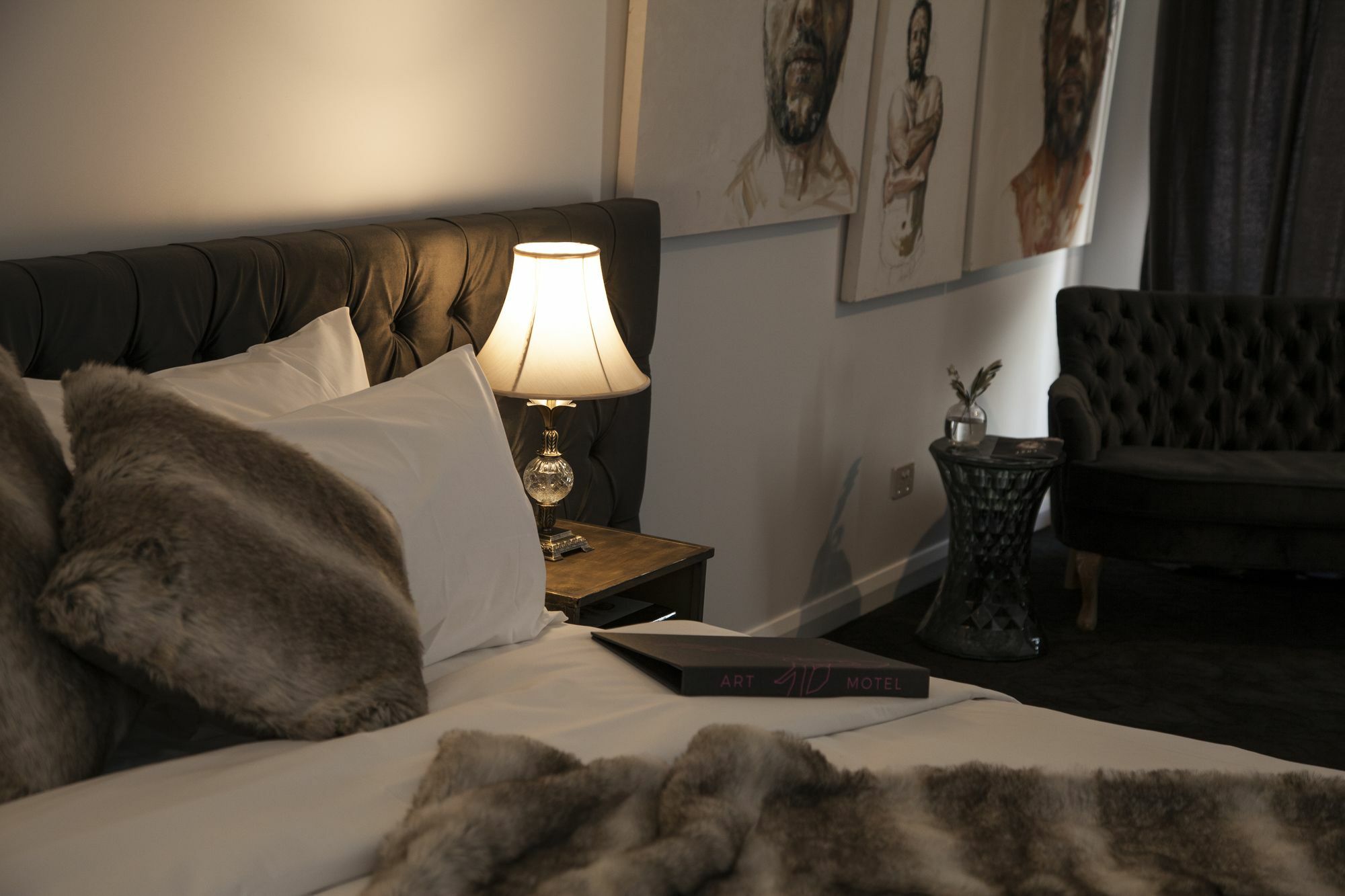 Daylesford Art Motel ภายนอก รูปภาพ A bedroom at the hotel